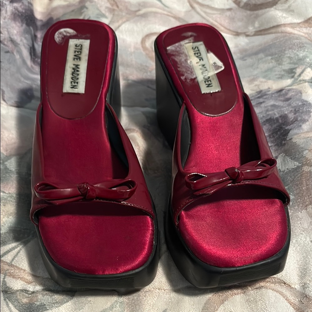 Steve Madden Women's burgundy Platform Sandals size 7